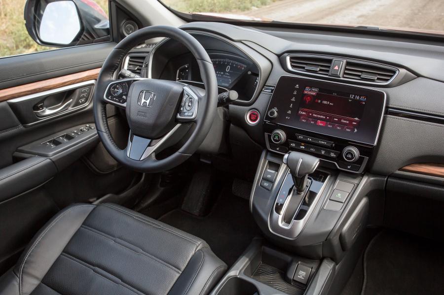 Интерьер Honda CR-V 2017 года  (WW) (фото 47 из 65)